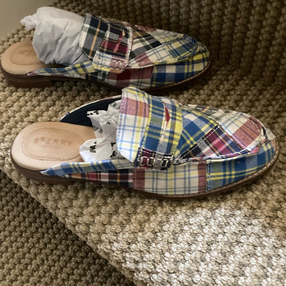Sperry Slides:Mules Size 10 . Excellent condition.